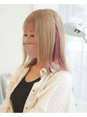 10代20代ブロンドヘアインナーカラーインナーピンク