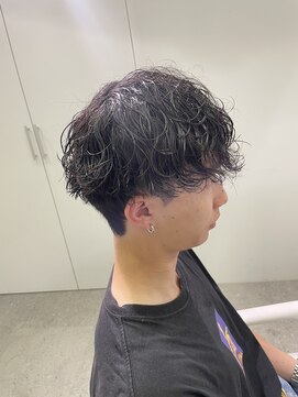 イリ(iLi) 【iLi ×HIRAI】メンズ波巻きスパイラルパーマ《立川美容室》