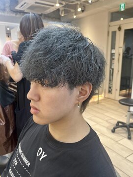 テトラ バイ ネオリーブ 横浜西口店(tetra by neolive) ケアブリーチ グレー シルバー 横浜