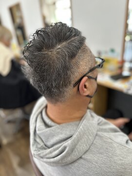 ケイズプラスカラン(HAIR AND MAKEUP K's PLUS calin) アシメフェード