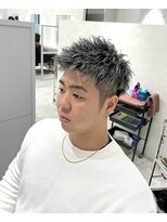 キートス(Kiitos)&nbsp;シルバーハイライト　短髪パーマ