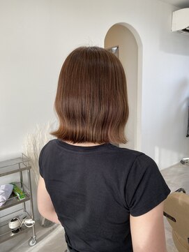 トナリ(tonari) ヘーゼルベージュ