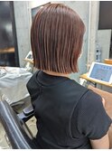 ツヤ感たっぷり！ストレートラインの美シルエットボブ