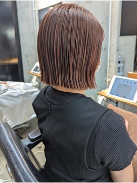 ローハ アゲオ(Lowha -ageo-) ツヤ感たっぷり!ストレートラインの美シルエットボブ