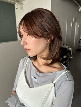 アム(amu) レイヤーカット/顔まわりカット/くびれミディアム/前髪カット