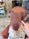 ピンクベージュ