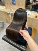 【クセ毛改善】自然な艶でまとまる美髪の縮毛矯正ストレート◎