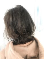 アップ(A+hair)&nbsp;くびれミディ＿小顔ボブ　外ハネボブ　アッシュブラウン