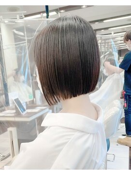アッシュ 横浜西口店(Ash) 前下がりストレートポイント