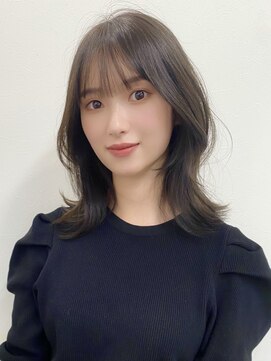 アリュウル 表参道 青山(Allure) 韓国風レイヤーカット オリーブグレー くびれミディ オルチャン