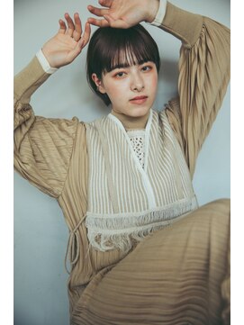 サングース(Sungoose) 外ハネボブセクションカラーグラデーションカラーペールベージュ