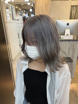 ヘアーグランデシーク(Hair Grande Seeek) ハイトーンダブルカラーホワイトミルクティーカラー☆