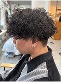 緩め波巻きスパイラルパーマシャドウパーマメンズマッシュウルフ
