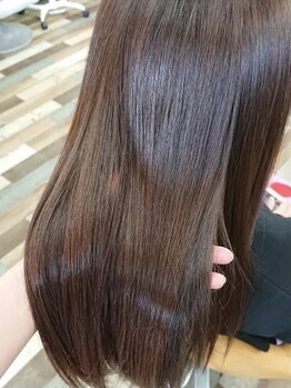 当店オリジナルトリートメント＜メロメロトリートメント＞はツヤを与え褪色を防止し、色持ちを良くします♪