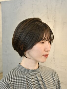 ヴィサージュバスク(VISAGE ba.s.k) ナチュラル＆おしゃれに♪大人女子のショートヘアカタログ