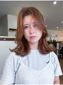 ミディアムヘア×外ハネ