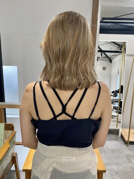 ベージュカラー