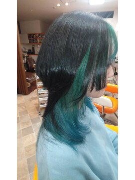 ピアス ウルフカット