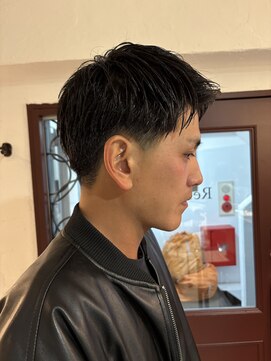 リロウ 大井町(Rellow) テーパーフェードショート