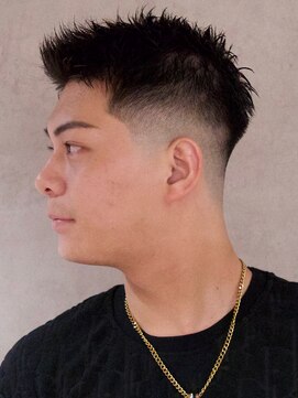 ダウズバーバーショップ 渋谷(dau's barber shop) アップバングスパイキーショートミドルフェード