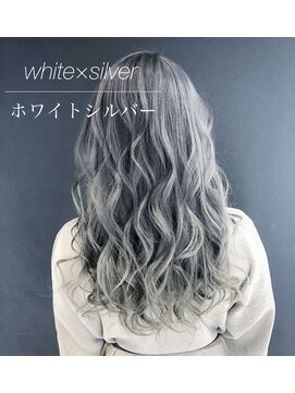 アイリス(iRIS) ホワイトブリーチ、エクステ、グラデーション、ハイライト