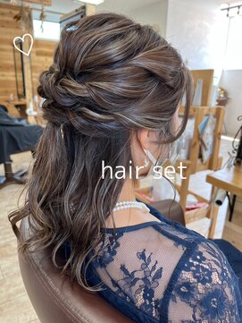 ヘアーチェリーコーク ランプ(HAIR CHERRY COKE Lamp) ◯ゆるふわお呼ばれヘアセット