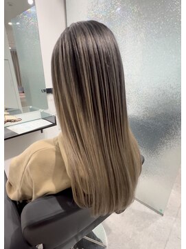 アオ(AO) ベージュのバレイヤージュカラー