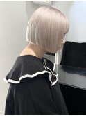 ホワイトブロンドケアブリーチ切りっぱなしボブイメチェン