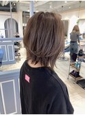 ハイライトミルクティーカラー前下がりボブルフレイヤーカット