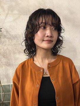 ニーム 栄(nimes) kaon　　レイヤーパーマ　ミディアムレイヤーパーマ