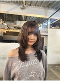 柔らかベージュカラー×ハッシュカット