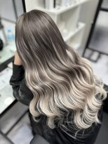 ラムシェール(LamChele)&nbsp;ダークグレー×シールエクステ×エクステでつくるバレイヤージュ