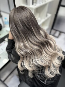 ラムシェール(LamChele) ダークグレー×シールエクステ×エクステでつくるバレイヤージュ