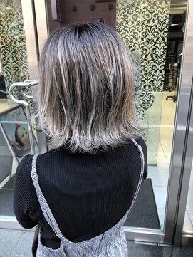 プライズ 錦糸町北口店(prize) ホワイトシルバー/グラデーション/ボブ/外ハネ錦糸町北口