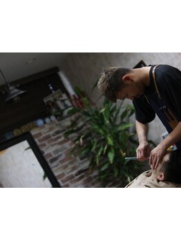 【20時迄受付】髪だけじゃないひげ・眉などの身だしなみもお任せ！頭皮ケアやフェイシャルメニューもご用意