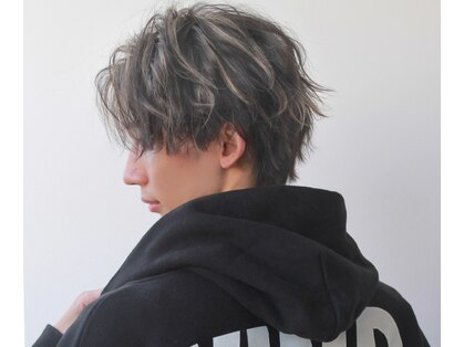 アクネ(ACNE)の写真