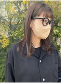オリーブベージュ