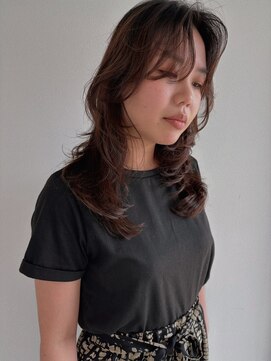 ひし形シルエットくびれヘアレイヤーロングロングヘア