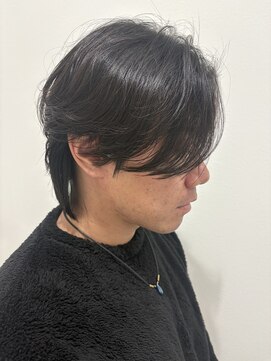 ヒュイル バイ ニアウ(Hwyl by Niau) MEN’S HAIRセンターパートスパイラルパーマニュアンスパーマ