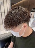 動きと束感のメンズ波巻きパーマ