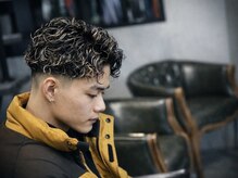 men’s salon THE OBSCURE ROVGUE【10月1日 NEW OPEN(予定)】の雰囲気（カッコよくなりたいメンズへ、肌も眉も服もここで全て揃います。）