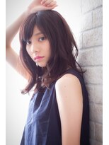 エルデ ナインズ ヘアー スタンド 川口店(elde 9's HAIR STAND)&nbsp;ワンサイドタンバルモリのモーブカラー風黒髪くびれミディ 川口