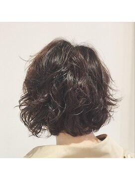 ネオリーブエム(Neolive em;) neolive em  ショートボブふんわりウェーブ☆☆