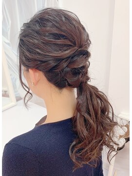 アマレット 東京駅八重洲店(amaretto) ゆるウェーブローポニー