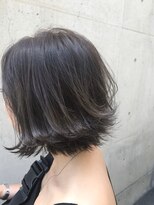 ヘンリエッタ 吉祥寺(Henrietta)&nbsp;レイヤーボブ　くすみ極細ハイライト