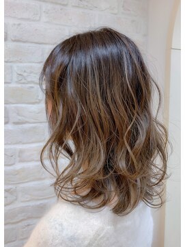 アルコ 三軒茶屋(alco) ミディアムバレイヤージュ