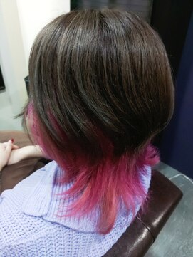 カルム(Calme) インナーカラー＋ミディアムスタイル