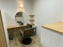 半個室で周りを気にせず落ち着いた空間でお過ごしください◎