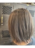 ハイトーンベージュハイライトカラー立体感 ナチュラルショート