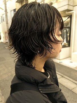 ロッソサンテ(rosso sante) 黒髪ウルフパーマ